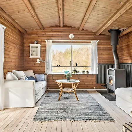 2 Bedroom Lovely In *